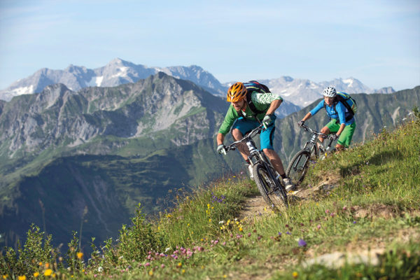 auenhuette-kleinwalsertal-aktivitaeten-sommer-biken