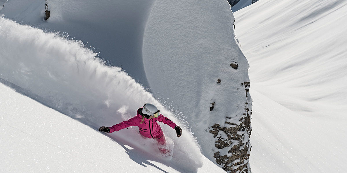 auenhuette-kleinwalsertal-snowboard-winter-pulverschnee