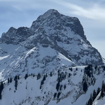 Auenhütte Kleinwalsertal Bergpanorama Winter