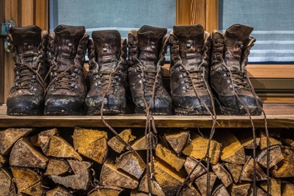 auenhuette-kleinwalsertal-aktivitaet-wanderschuhe