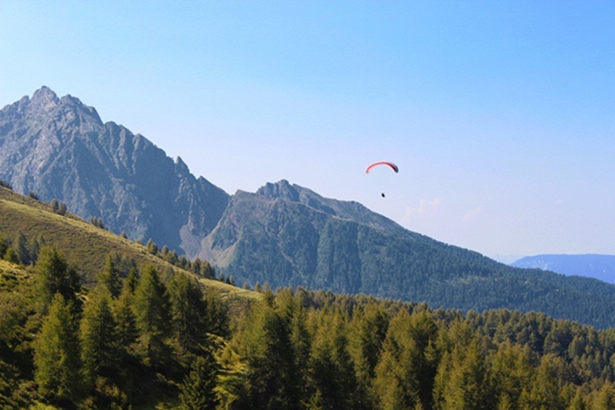 auenhuette-kleinwalsertal-aktivitaet-paragliding-abenteuer